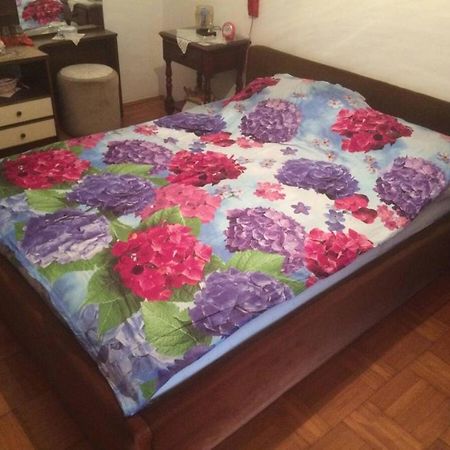 Private Room In A Shared Apartment In The Center Of Бар Экстерьер фото